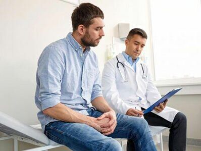 The doctor will help the man to determine the cause of pathological discharge from the urethra